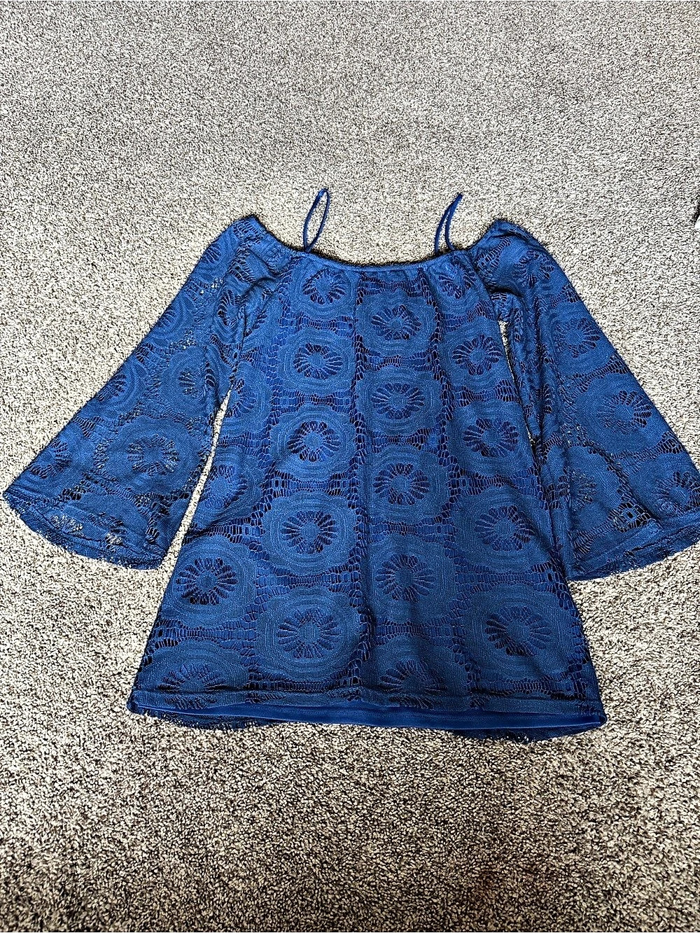 teeze me Women's Blue Geometric Blouse Size 3 Like New